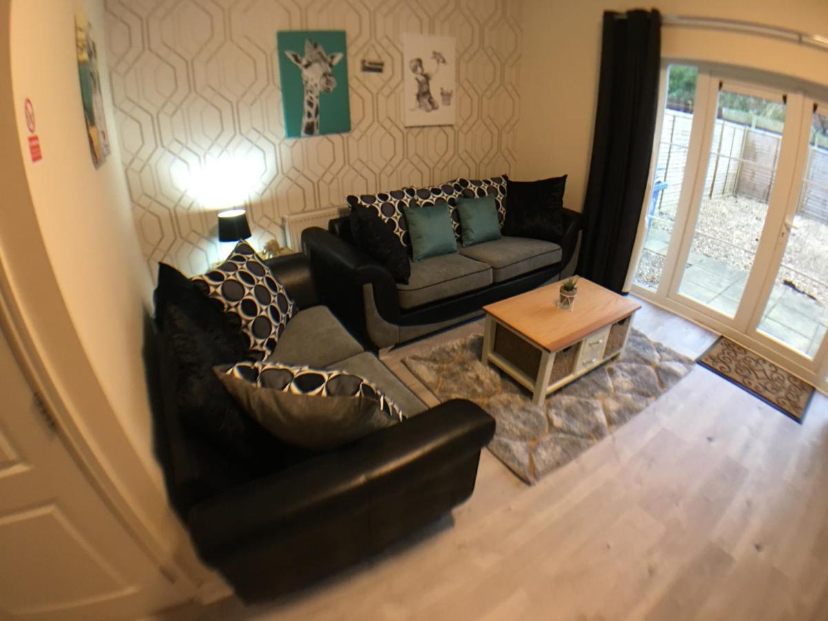 Very Large House, 6 Beds, 4 Bedrooms, 3 Bathrooms, 5 Smart Tv'S & Van Parking Boston Exterior photo